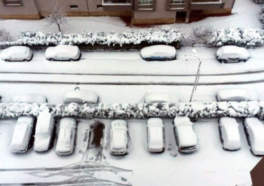 Bursa şehir merkezinde kar kalınlığı 40 santimetreye ulaştı