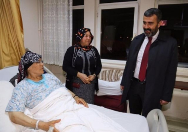 Başkan Altan'dan hastalara moral ziyareti