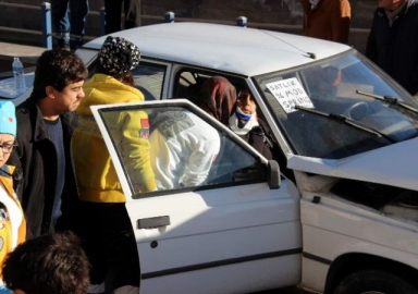 4 araç birbirine girdi