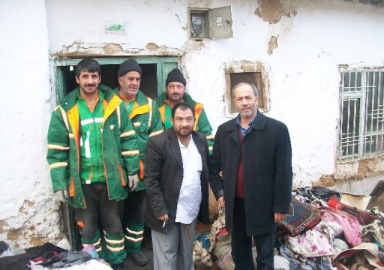 Mersedes Kadir'in evinde yangın çıktı