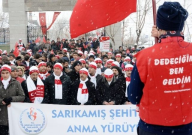 Aksaray'da Sarıkamış şehitleri için yürüdüler