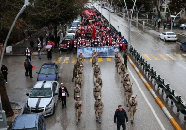 Onbeşliler Sarıkamış şehitleri için yürüdü