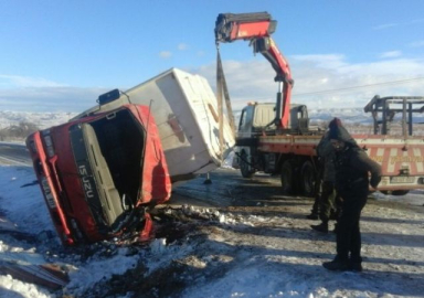 Gülşehir'de trafik kazası 3 yaralı