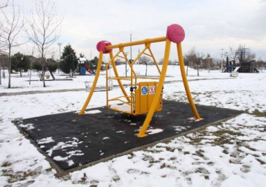 Büyükşehir'den engelli vatandaşlara özel park alanı