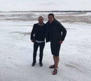 Acun ve Sneijder'in uçağı Çorlu'ya indi