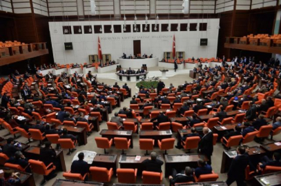 Anayasa değişiklik teklifi kabul edildi