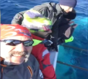 Tekneleri batarken canlı yayın yaptılar