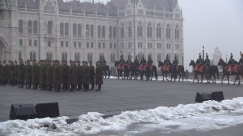 Macaristan çocuklarına yas tutuyor