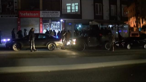 İstanbul'da 'yan bakma' tartışması kanlı bitti: 2 ölü