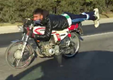 Trafikte çılgın akrobasi