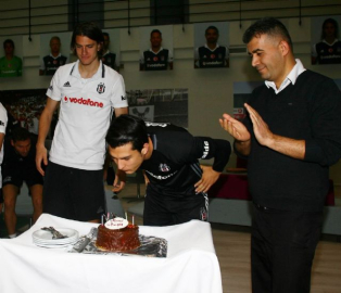 Necip Uysal'ın doğum günü kutlandı