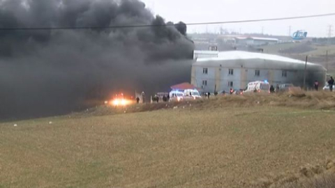 İstanbul'da fabrika yangını: 4 yaralı