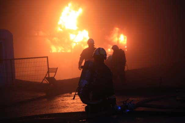 son-dakika-hadimkoy-de-plastik-fabrikasinda-patlama-yaralilar-var-8426651