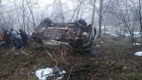 Öğretmenleri taşıyan servis uçuruma yuvarlandı: 11 yaralı