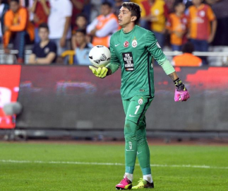 Muslera rekora hazırlanıyor