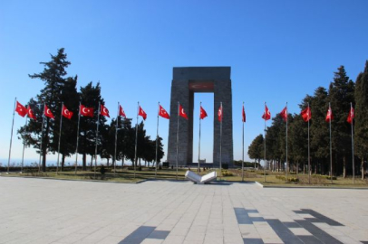 Şehitliklerde beş vakit ezan okunuyor