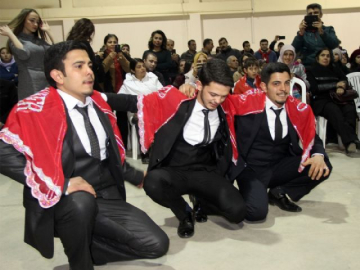 Üçüz kardeşler askere böyle uğurlandı