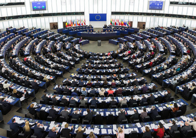 Türkiye'ye ayak direyen AB Gürcistan'a vize muafiyeti verdi!