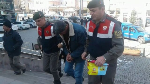 Otostop'la bindiği araçta gasp edildi