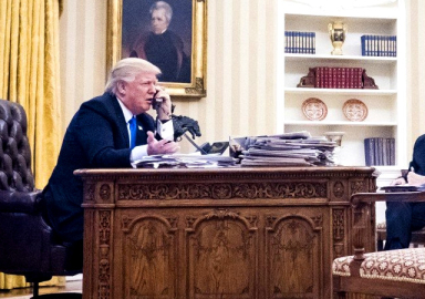 Trump'ın baş stratejisti: Çin ile hiç şüphesiz savaşacağız!