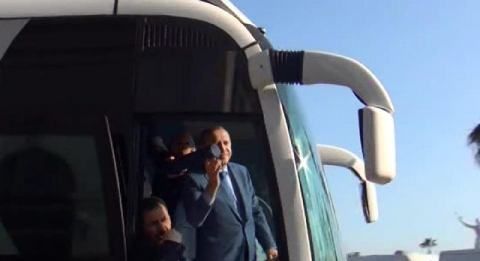 Cumhurbaşkanı Erdoğan satranç dağıttı