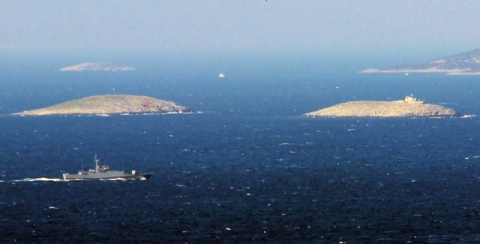 Türk askerinin Kardak nöbeti sürüyor