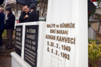 Adnan Kahveci kabri başında anıldı