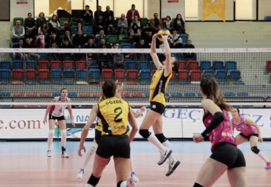 VakıfBank 14'te 14 yaptı