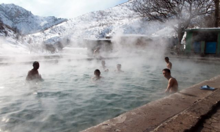 Kato Dağı eteklerinde eksi 15 derecede kaplıca keyfi