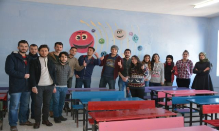 Üniversiteli gençler öğrencilerin hayalini gerçekleştirdi