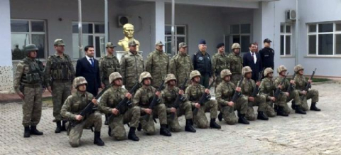 Akar, sınır birliklerini ziyaret etti