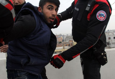 Polisi görünce kaçan PKK'lı yakalandı