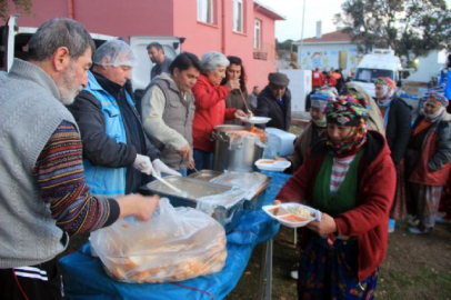 Depremzedelerin yaraları sarılıyor