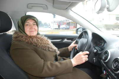 64 yaşında ehliyet aldı