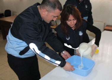 Süt bidonundan para çıktı