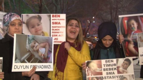 SMA hastası çocukların annelerinden eylem