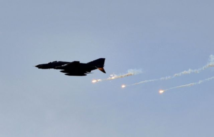 Uçaklar PKK hedeflerini yerle bir etti