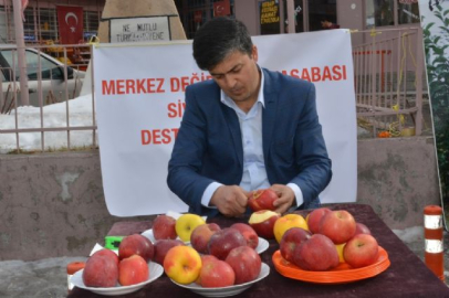 5 metre elma kabuğu soyan adam Guinness'e aday