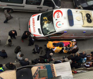 Ayrıldığı sevgilisini sokak ortasında pompalı tüfekle vurdu