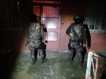 İstanbul'da şafak operasyonu