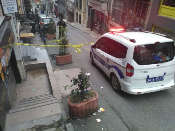 Beyoğlu'nda otel odasından düşen kişi ağır yaralandı