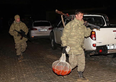 Düşen uçaktan paraşütle atladığı belirlenen pilot bulundu