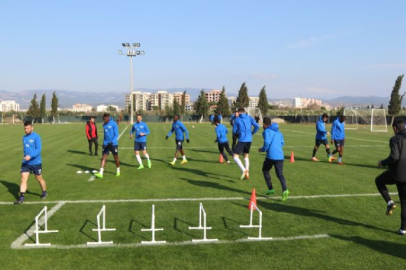 Akhisar Belediyespor'da Başakşehir mesaisi sürüyor
