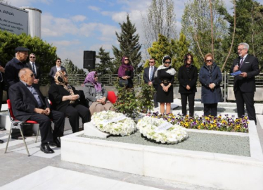 Sakıp Sabancı vefatının 13. yılında mezarı başında anıldı