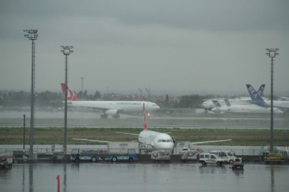 İstanbul'da hava trafiğine yağış engeli
