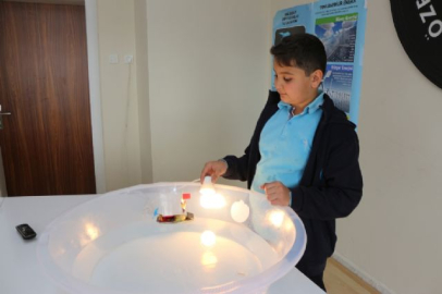 11 yaşındaki öğrenciden yenilenebilir enerji ile çalışan gemi