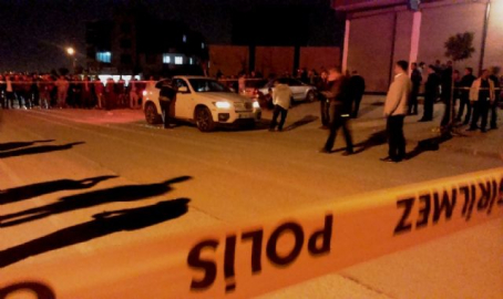 Aracının içinde kalaşnikofla öldürüldü