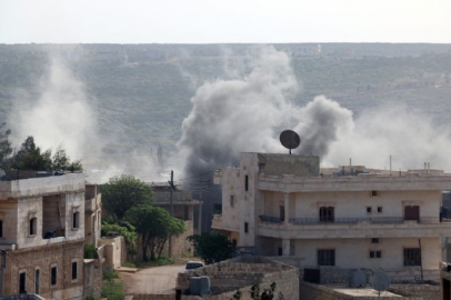 Rejim güçleri, Daret Azze'yi bombaladı