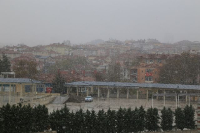 Başkente nisan ayında kar sürprizi