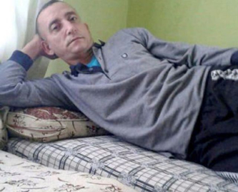 Öldürdüğü karısının başında sabaha kadar bekledi